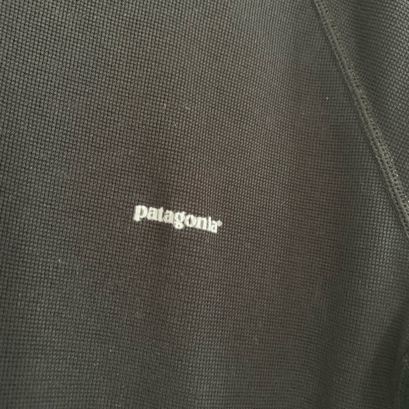 SOLD.  Men’s Patagonia Jacket - Picture 2 of 6